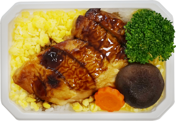  煎雞蛋配照燒雞肉飯 