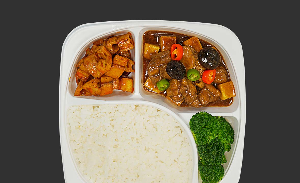  黃燜雞飯 