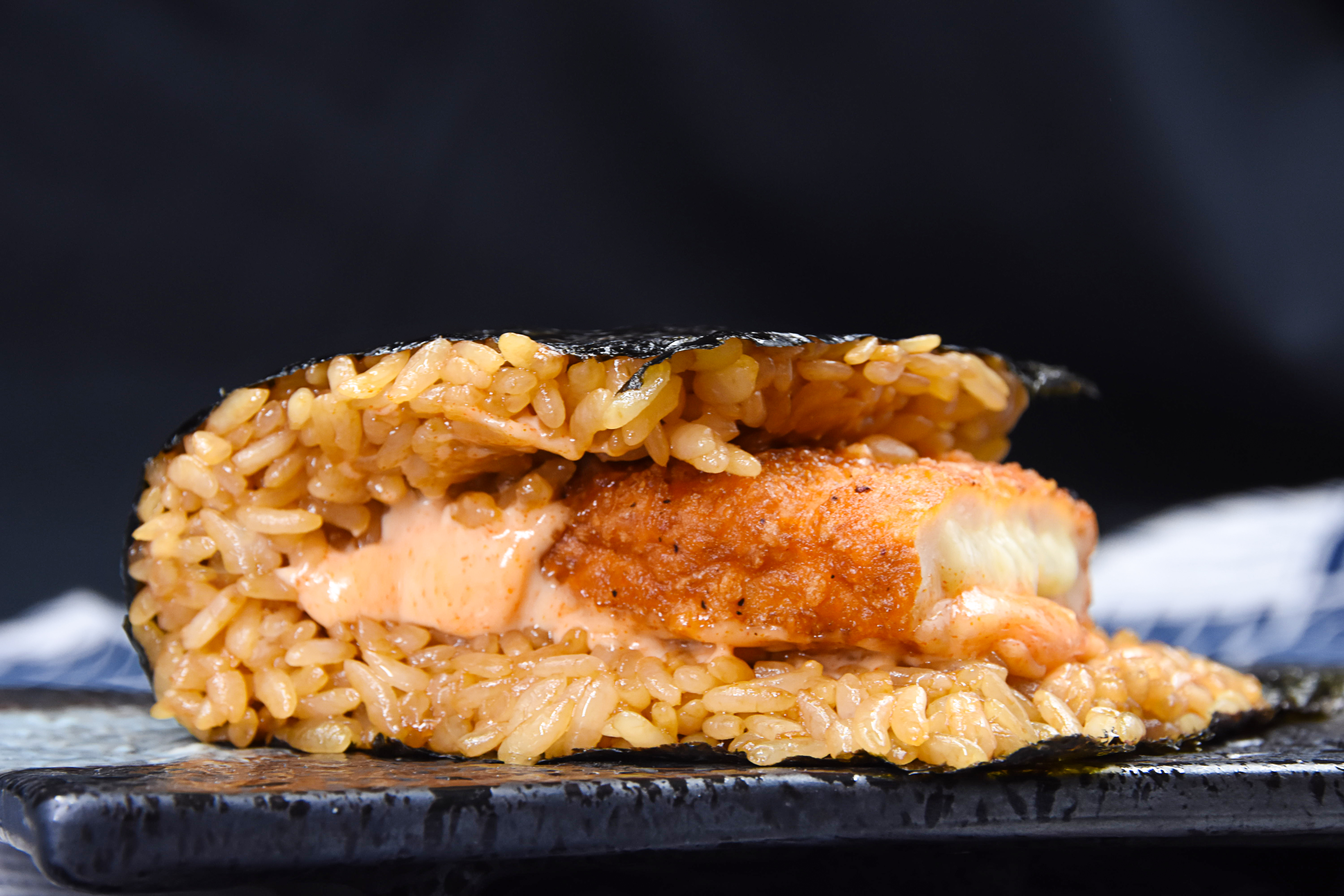 爆浆芝士鸡排大口饭团-2